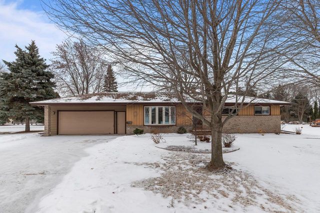 2401 W ROBERTS AVENUE, Grand Chute, WI 54914