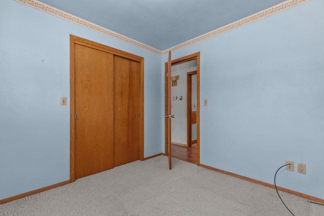 2401 W ROBERTS AVENUE, Grand Chute, WI 54914