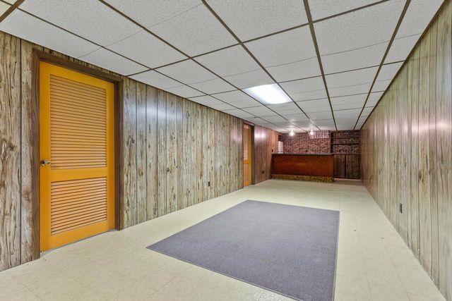 2401 W ROBERTS AVENUE, Grand Chute, WI 54914