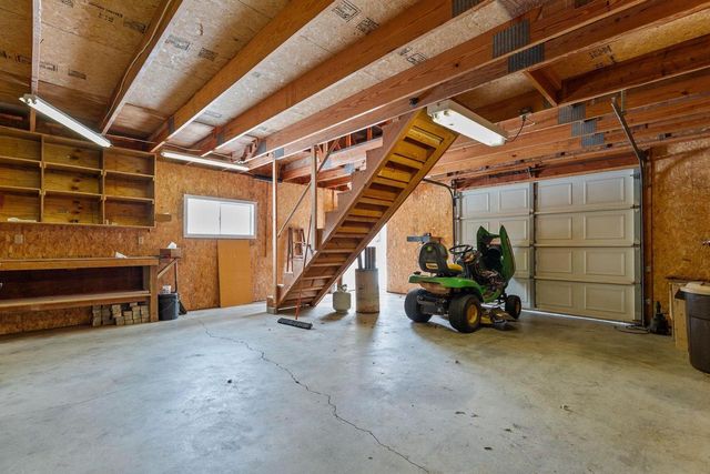 2401 W ROBERTS AVENUE, Grand Chute, WI 54914