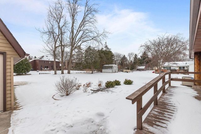 2401 W ROBERTS AVENUE, Grand Chute, WI 54914