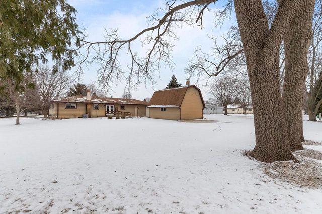 2401 W ROBERTS AVENUE, Grand Chute, WI 54914