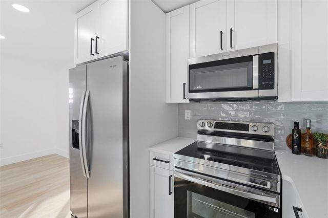 2470 DEL RIO WAY, Dunedin, FL 34698