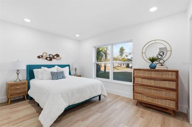 2470 DEL RIO WAY, Dunedin, FL 34698