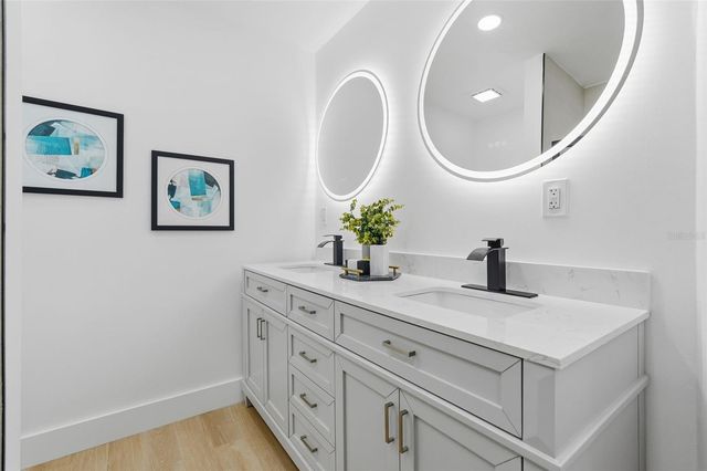 2470 DEL RIO WAY, Dunedin, FL 34698