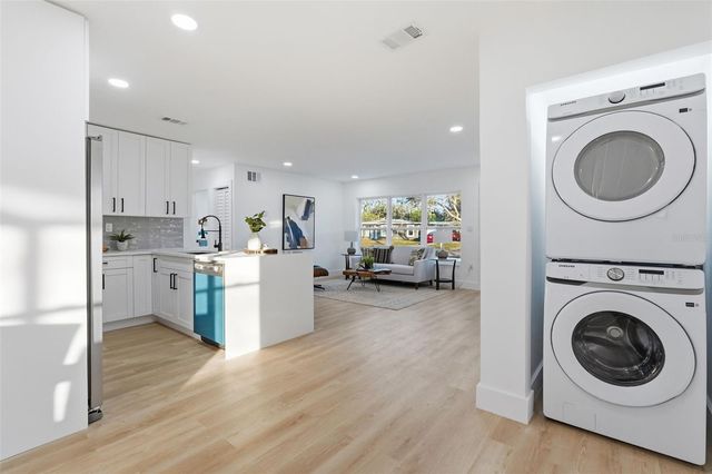 2470 DEL RIO WAY, Dunedin, FL 34698