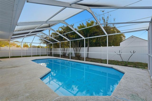 2470 DEL RIO WAY, Dunedin, FL 34698