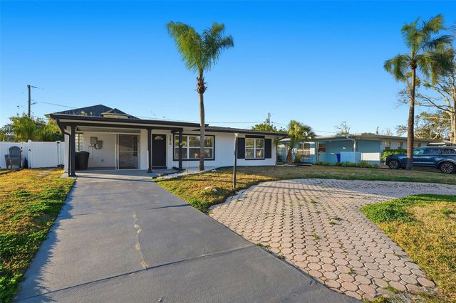 2470 DEL RIO WAY, Dunedin, FL 34698