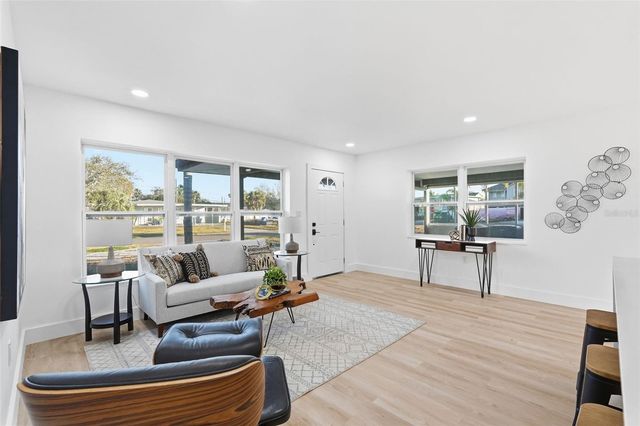 2470 DEL RIO WAY, Dunedin, FL 34698