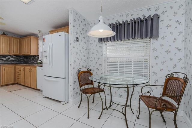 255 Riverwood RD, Naples, FL 34114