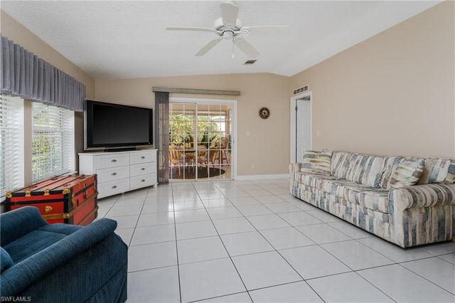 255 Riverwood RD, Naples, FL 34114