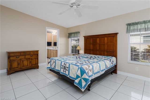 255 Riverwood RD, Naples, FL 34114