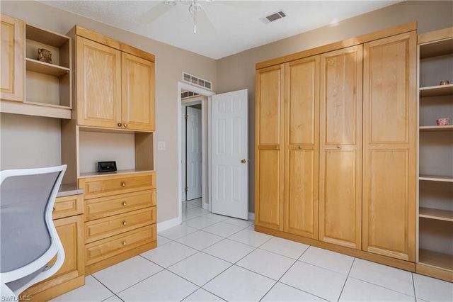 255 Riverwood RD, Naples, FL 34114