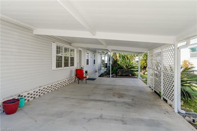 255 Riverwood RD, Naples, FL 34114