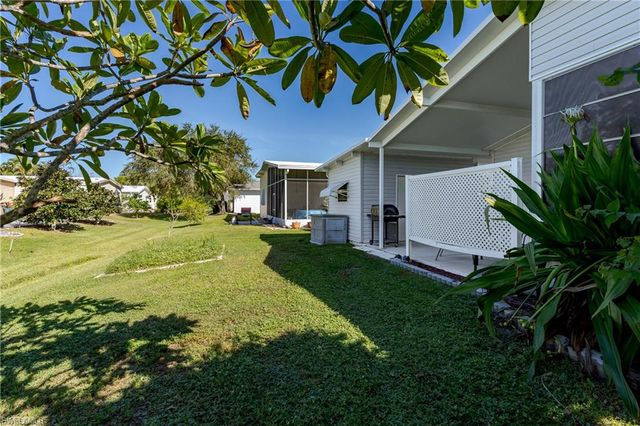 255 Riverwood RD, Naples, FL 34114