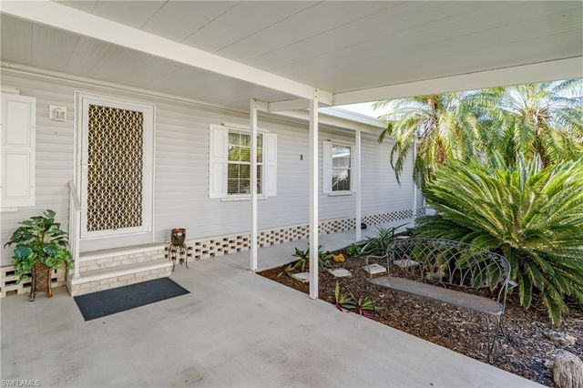 255 Riverwood RD, Naples, FL 34114