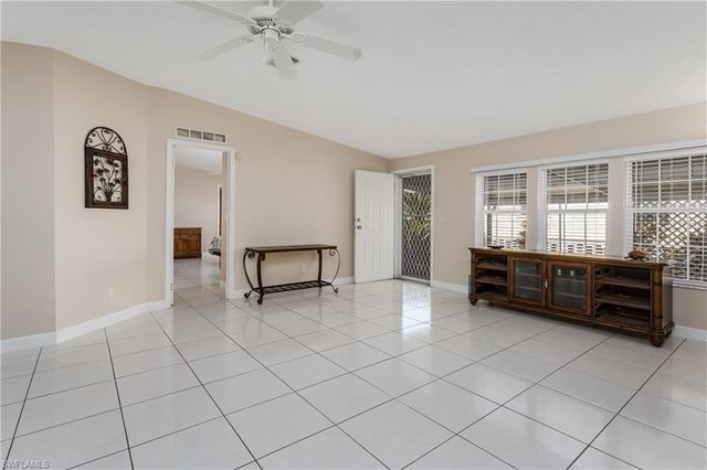 255 Riverwood RD, Naples, FL 34114