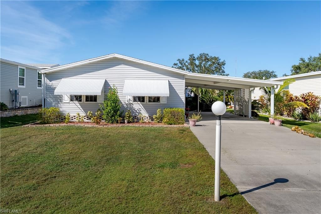 255 Riverwood RD, Naples, FL 34114