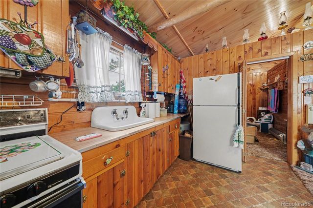 86 Blue Jay Lane, Red Feather Lakes, CO 80545