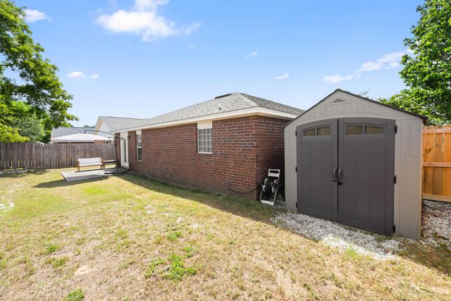 202 Limestone Circle, Crestview, FL 32539