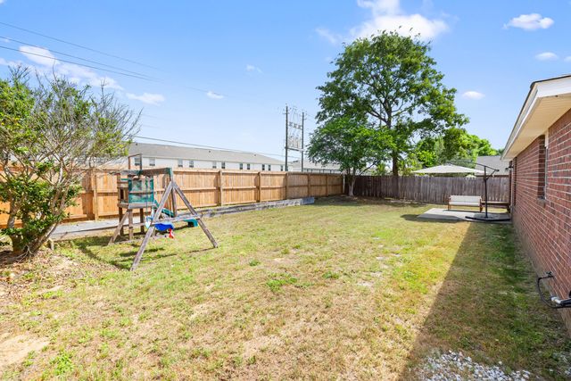202 Limestone Circle, Crestview, FL 32539