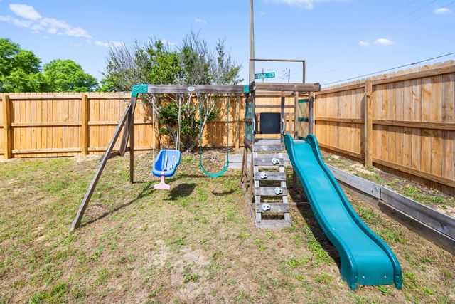 202 Limestone Circle, Crestview, FL 32539
