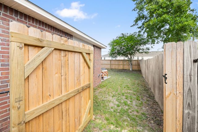 202 Limestone Circle, Crestview, FL 32539