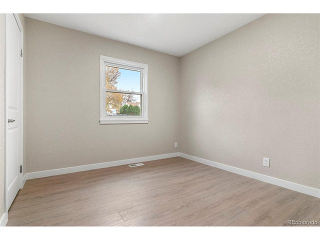 2241 Oak Pl, Thornton, CO 80229