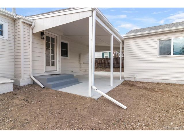 2241 Oak Pl, Thornton, CO 80229