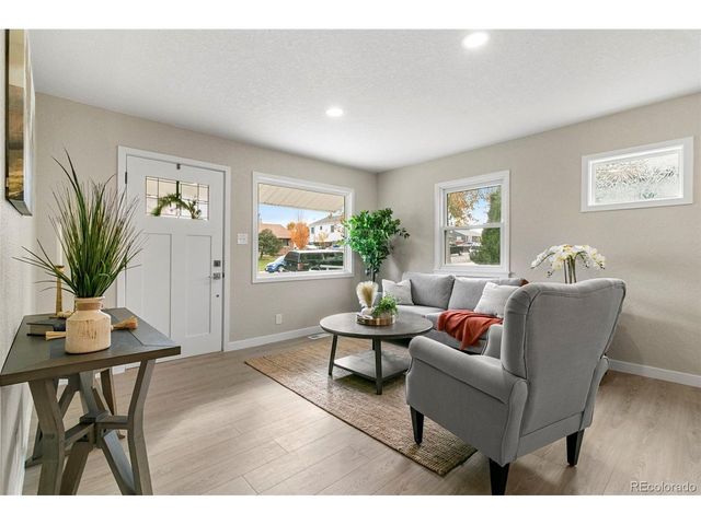 2241 Oak Pl, Thornton, CO 80229