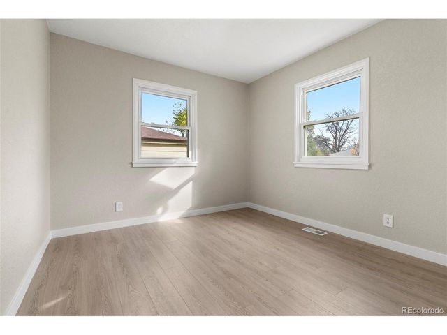 2241 Oak Pl, Thornton, CO 80229