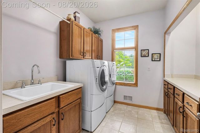 4678 Edinburgh Drive, Genoa Township, MI 48843