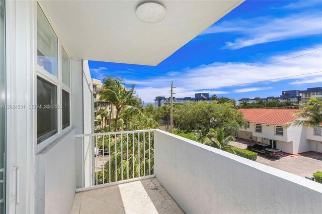 16518 NE 26th Ave 405, North Miami Beach, FL 33160