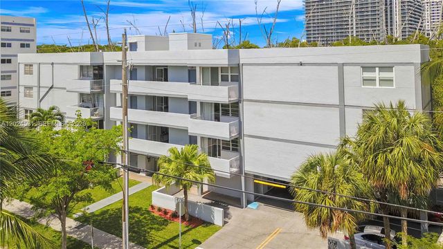 16518 NE 26th Ave 405, North Miami Beach, FL 33160