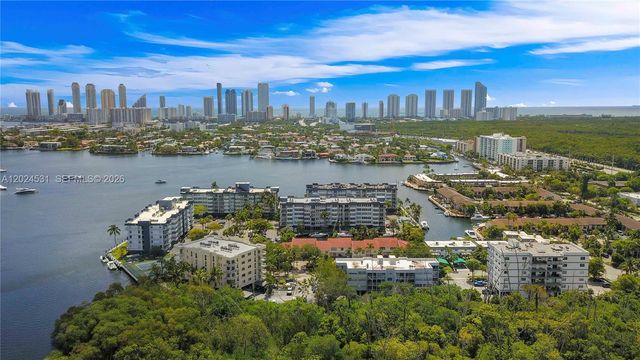 16518 NE 26th Ave 405, North Miami Beach, FL 33160