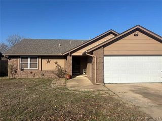 3114 S Maple Place, Broken Arrow, OK 74012