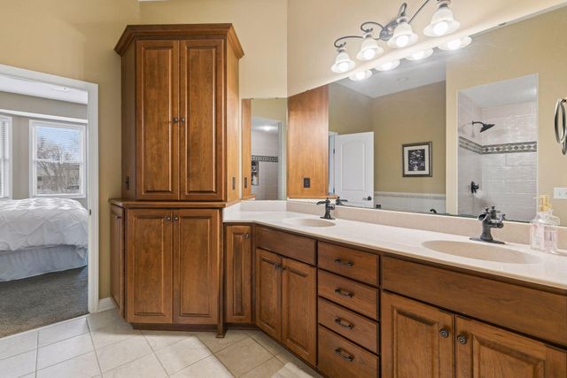 18224 Justice Way, Lakeville, MN 55044