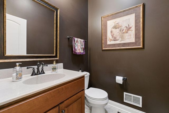 18224 Justice Way, Lakeville, MN 55044