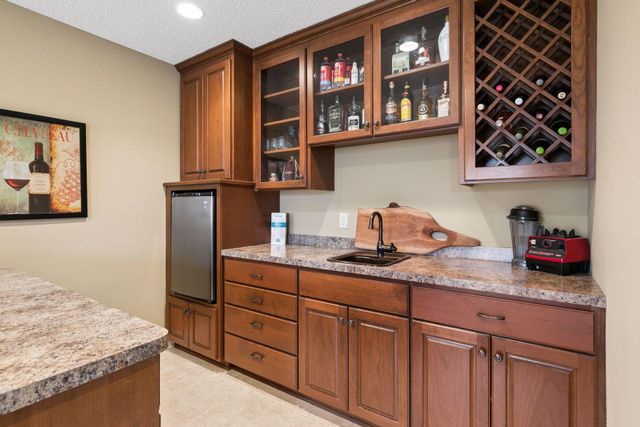 18224 Justice Way, Lakeville, MN 55044