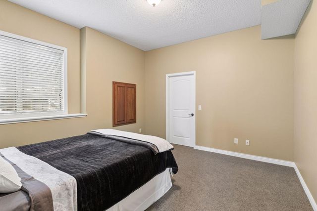 18224 Justice Way, Lakeville, MN 55044