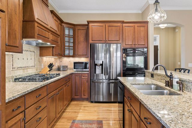 18224 Justice Way, Lakeville, MN 55044