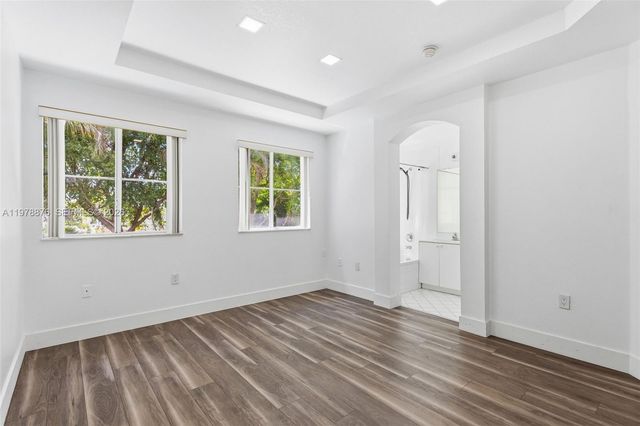 9000 W Flagler St 7, Miami, FL 33174