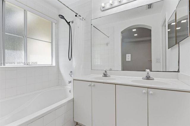 9000 W Flagler St 7, Miami, FL 33174