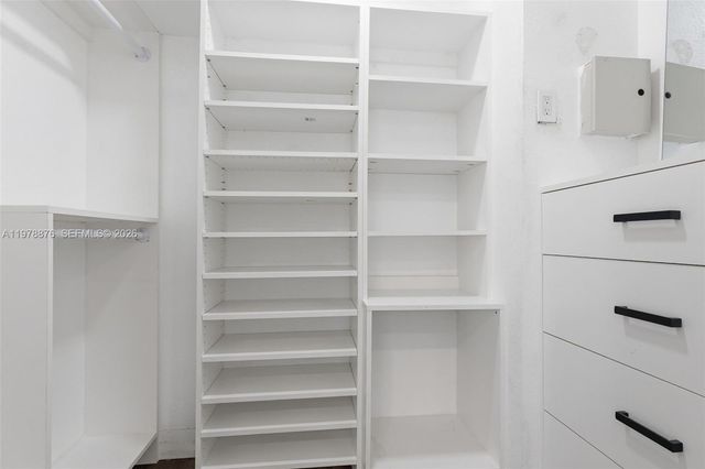 9000 W Flagler St 7, Miami, FL 33174