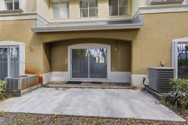 9000 W Flagler St 7, Miami, FL 33174