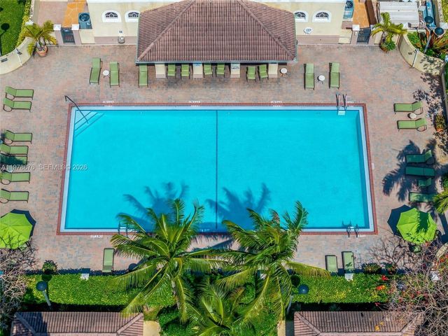 9000 W Flagler St 7, Miami, FL 33174