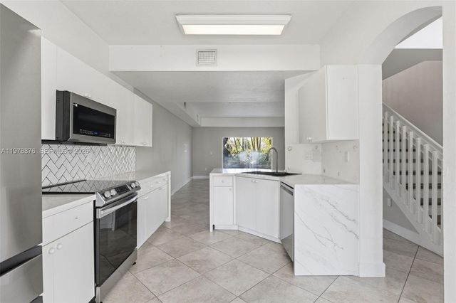 9000 W Flagler St 7, Miami, FL 33174