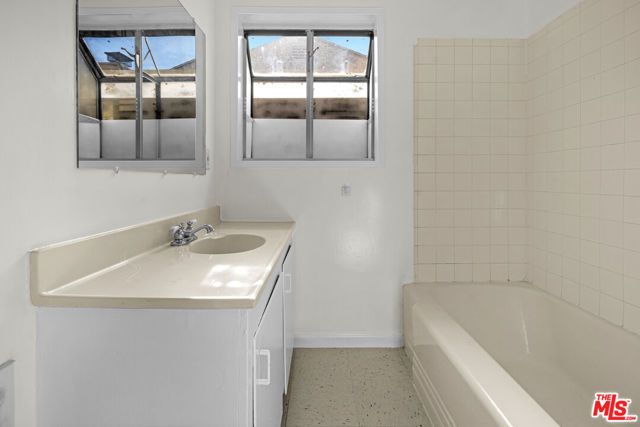 1301 Stanford Street, Santa Monica, CA 90404