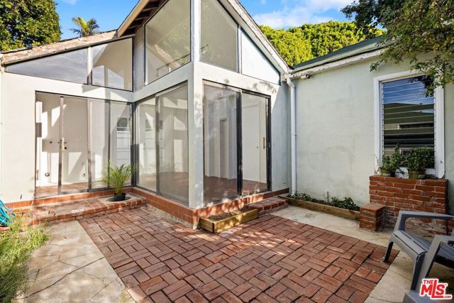 1301 Stanford Street, Santa Monica, CA 90404