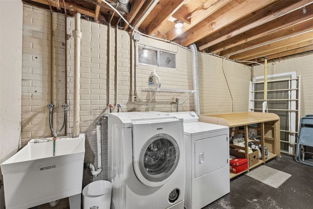 1805 Gleason Ave, Iowa City, IA 52240